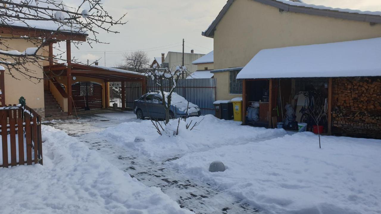 Nikas Apartment Sibiu Esterno foto